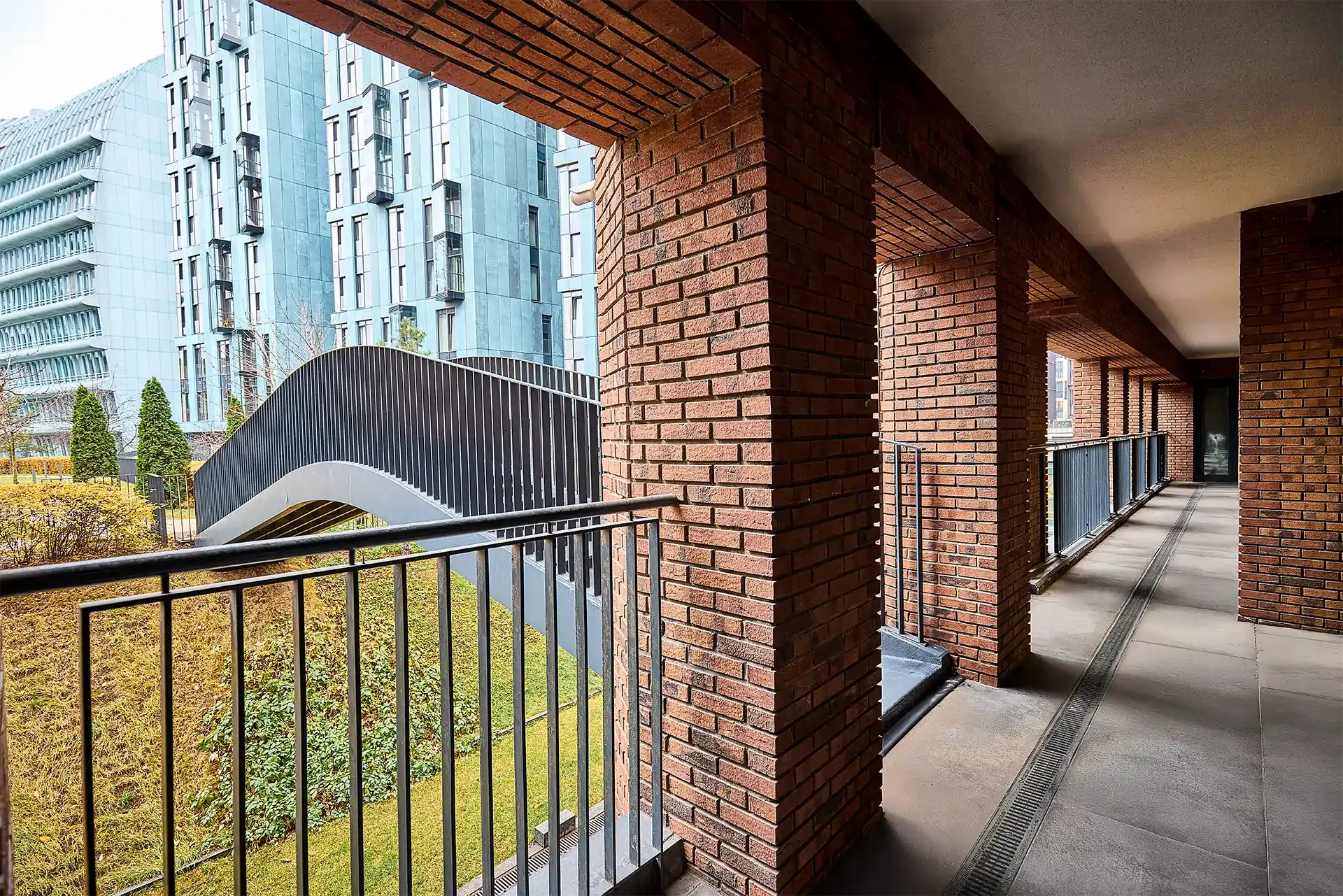 MySadik Снаружи